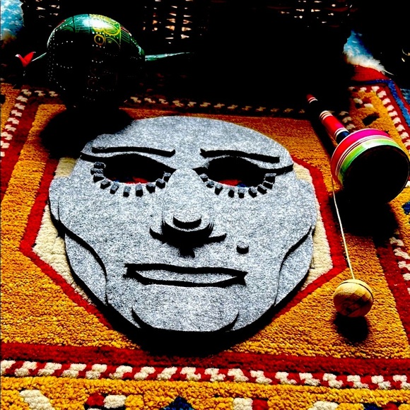 Curated Mexican FolkArt Collection – Oaxacan Amarillo, Balero & Unique Felt Mask - Picture 14 of 17